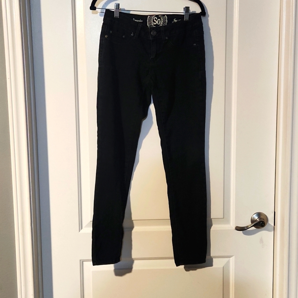 Jeggings Black. 2 regular skinny pants